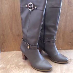 Iman size 7.5 boots